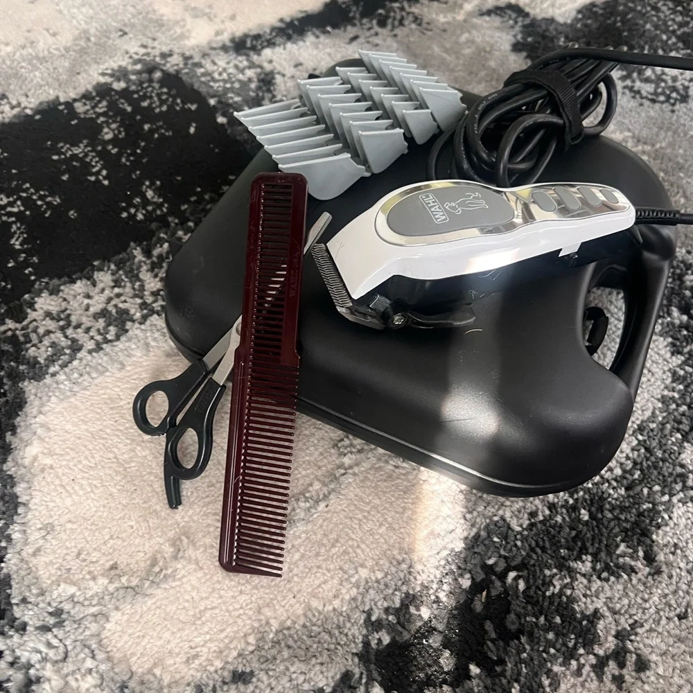 Wahl Black and White Grooming Kit